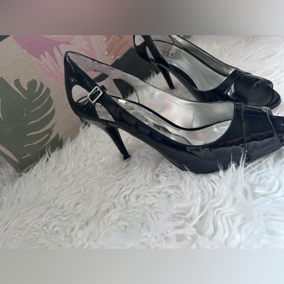 Guess patent peep toe cut out heels black size 8 - Picture 1 of 8